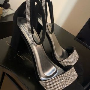 Brand new heels…11W